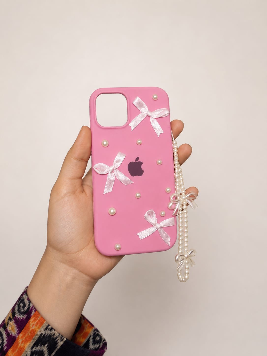 New Luxury Chrome Beads Bow Silicone Case! 🎀🤍
